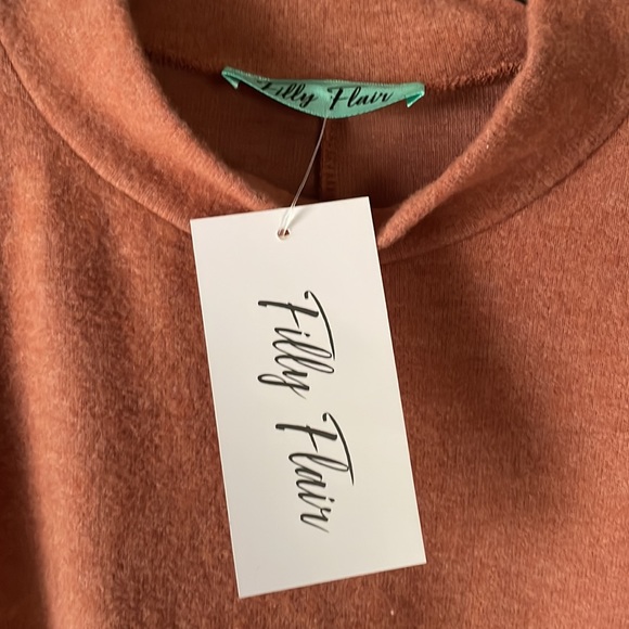 Filly Flair size xl salmon color knit top with black/white stripes. - Picture 2 of 6